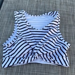 Super cute bikini top!